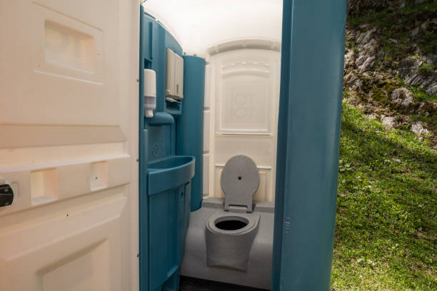 Best Portable toilet rental cost  in Hammond, WI